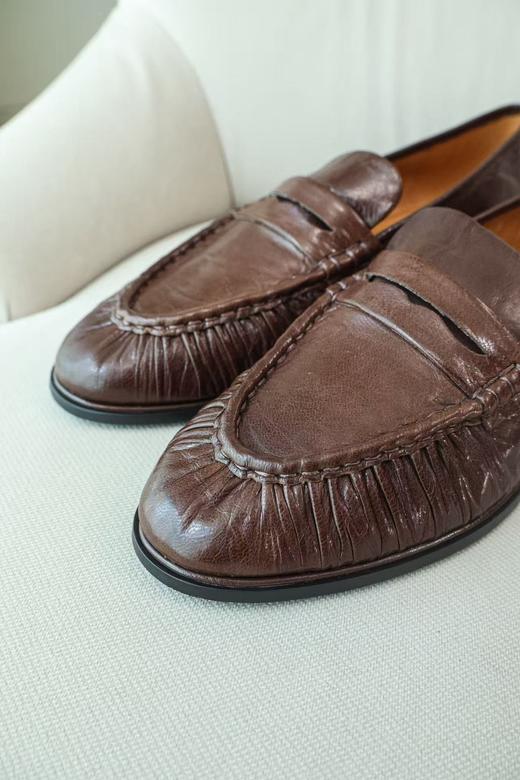 老钱极简褶皱真皮乐福鞋 商品图1