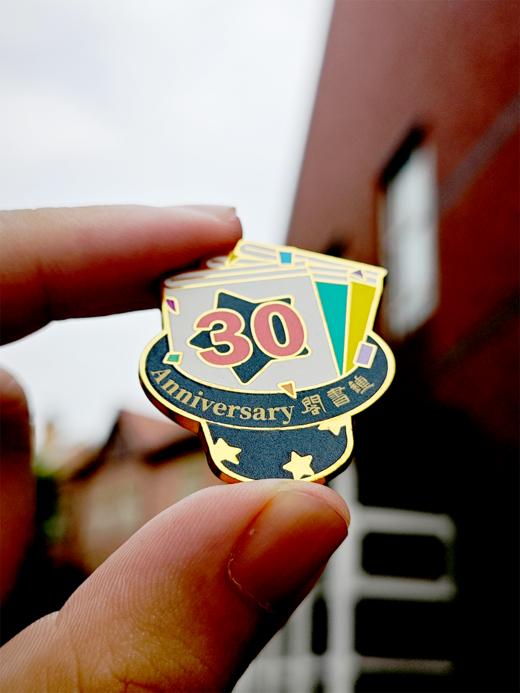 钟书阁30周年纪念限定礼帽徽章 商品图2