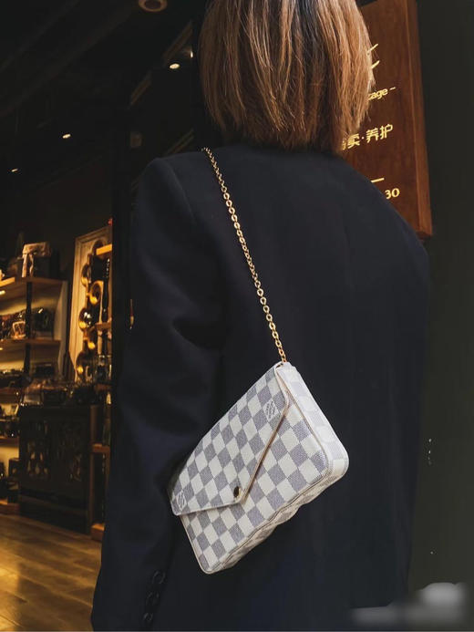 LV 白棋盘格 三合一 链条包 商品图3