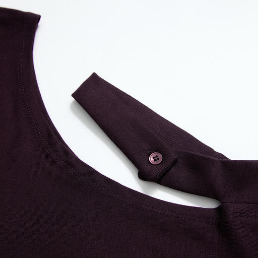 西遇韩系挂脖斜肩露肩长袖针织T恤女秋设计感不规则下摆上衣H0051308 商品图5