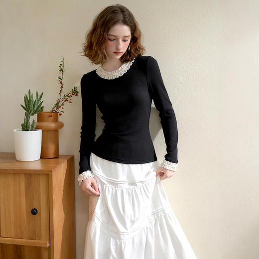 西遇珍珠点缀花边针织衫T恤女秋季修身显瘦内搭长袖打底衫V3151290 商品图2