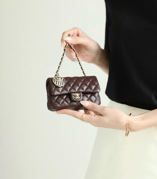 香奈儿 25A高级手工坊 经典挂饰小包（LZ） 商品图9