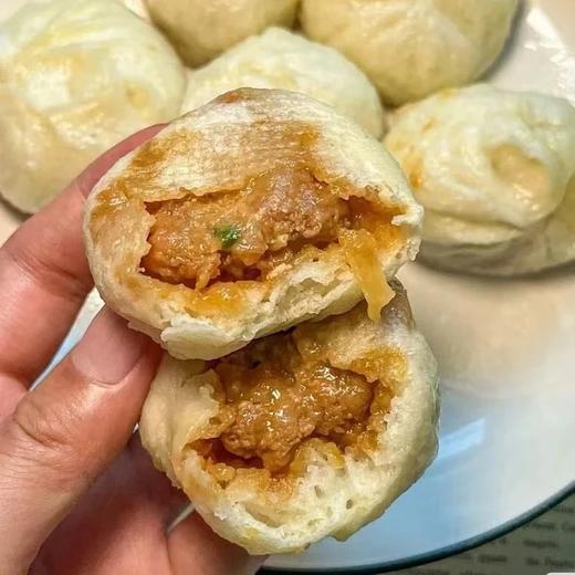 【顺丰包邮】配料干净黑猪小笼包3袋到手58，高定版嵊州小笼包 原料+调料全都精选 匠心手作 二八肥瘦比黑猪肉为馅 当天现做现包 拒绝隔夜肉馅 鲜香浓郁 配料表干净 顺丰基地直邮 商品图0