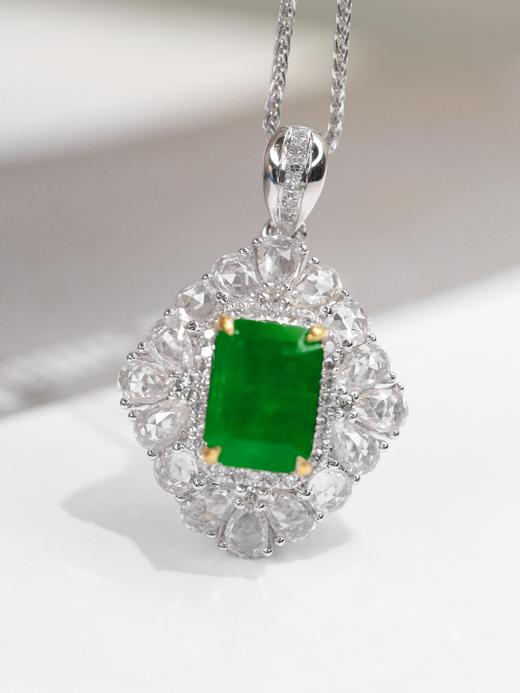 1.5ct刻面祖母绿吊坠 商品图3
