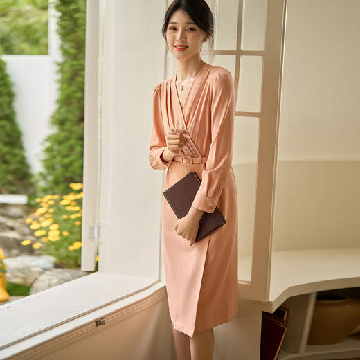 米思阳2026春季新款气质高级感收腰连衣裙v领褶皱修身一步裙0517 商品图1