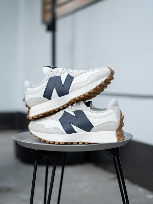 New Balance纽巴伦 327系列 女款休闲鞋 商品图2