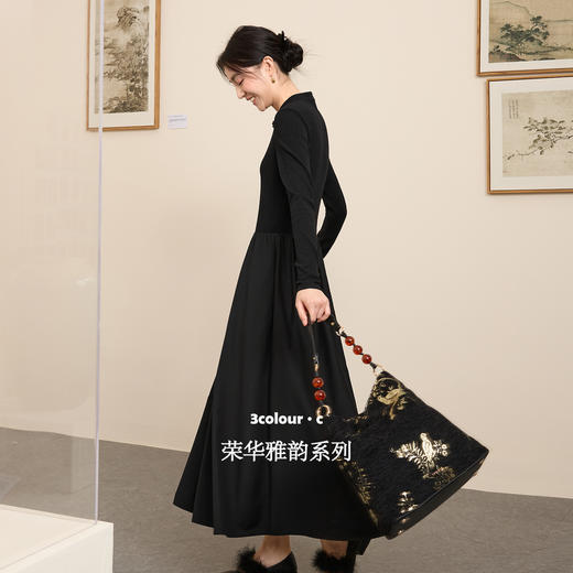 三彩【黑云翻墨】2025冬季新款小黑裙收腰连衣裙长裙盘扣C 商品图1
