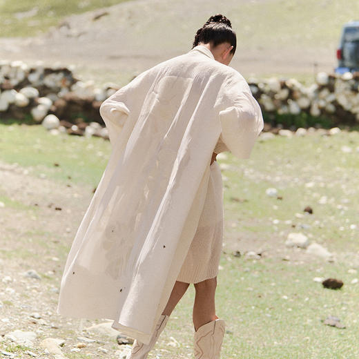 真丝羊绒相拼格桑花手工毛毡女大衣  SJF97W318N 商品图3