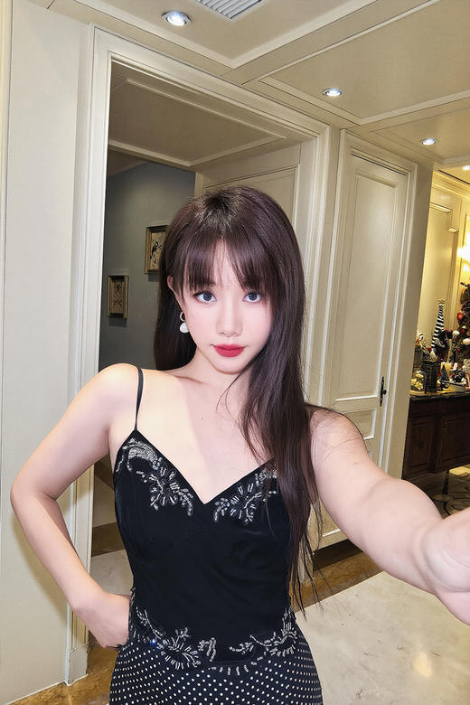 逸红颜明月优选#丝绒刺绣吊带+法式波点裙『云间游』刺绣钉珠工艺 精致大姐姐套装 商品图1