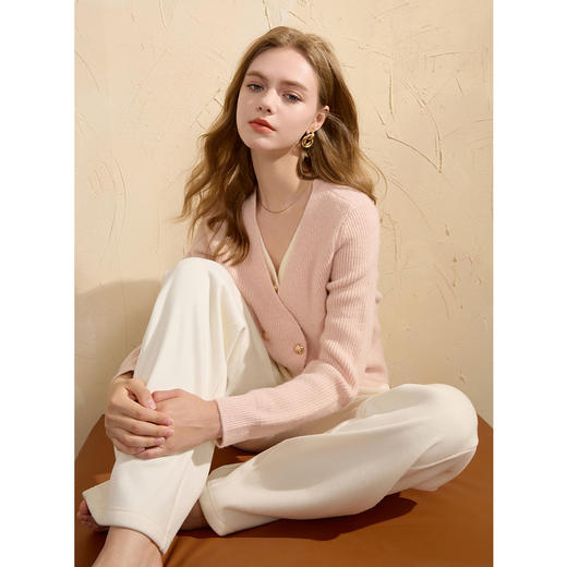 三彩2025冬季新款假两件针织衫V领双排扣毛衫设计感毛衣老钱风女 商品图3