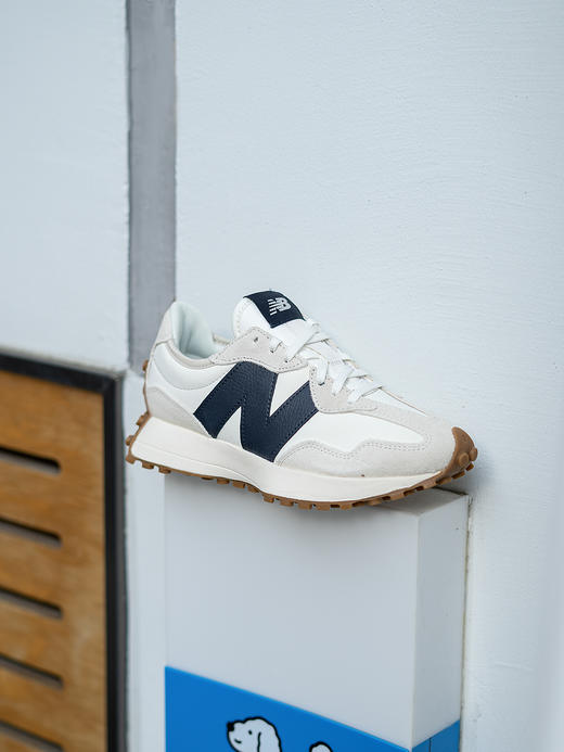 New Balance纽巴伦 327系列 女款休闲鞋 商品图1