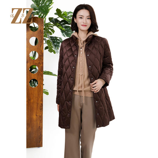佐尔美秋冬新款 简约90绒立领菱格纹中长款羽绒服女 M44YY03 商品图1