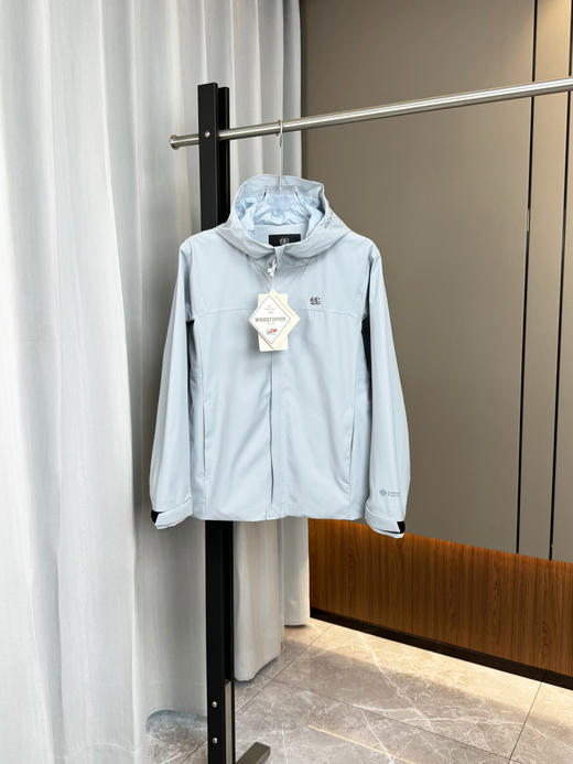 点此购买 可隆春秋季男士GTX防水防风耐磨户外运动软壳夹克 bk 328775 商品图1