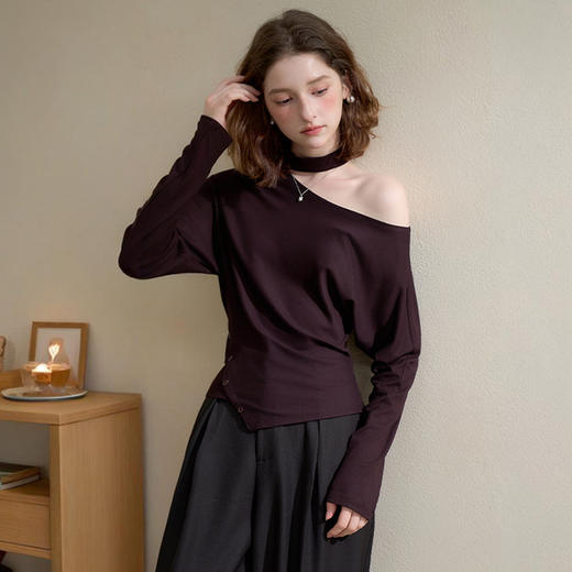 西遇韩系挂脖斜肩露肩长袖针织T恤女秋设计感不规则下摆上衣H0051308 商品图1