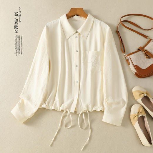 B108-6287秋季大码女装 奶皮衬衫·可调节抽绳宽松刺绣翻领上衣外套女 商品图1