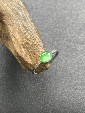 【FC0142】18K镶嵌翡翠阳绿小苹果戒指 色泽阳绿 水润起光 款式精美  圈口14