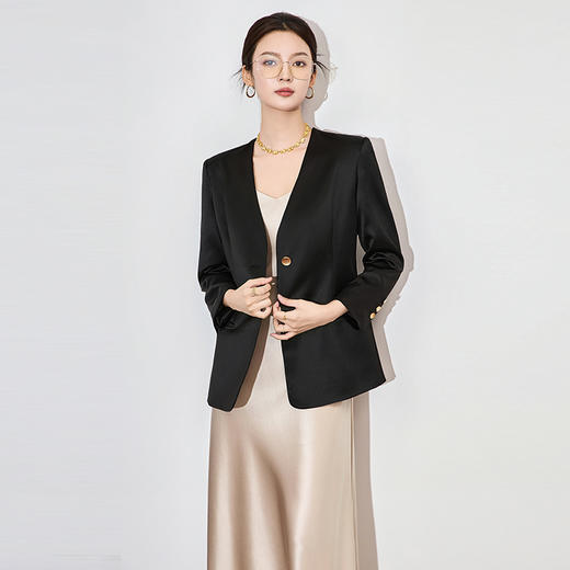 高级感醋酸垂坠立裁V领简约气质西装外套WLZD2502111 商品图3