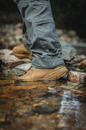 【实拍好评】牛皮鞋面+GTX防水内衬+防滑黄金大V底！脚感战术鞋中的劳斯莱斯！