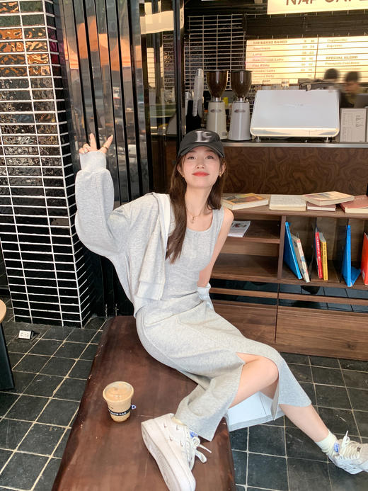 <曾小咸推荐>灰色连帽外套+吊带连衣裙 外套秒杀价79.99！！ 吊带裙秒杀价69.99！！ 商品图5