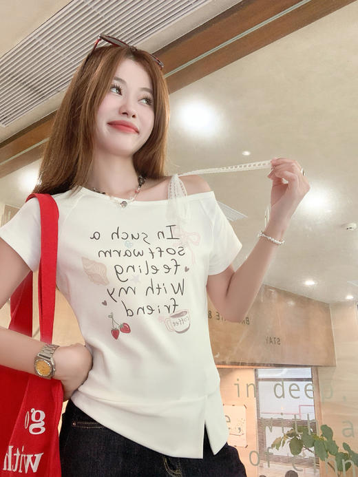 <曾小咸推荐>现货秒杀！最后一波 ！抢到赚到！露肩蕾丝肩带辣妹修身短款上衣 日常109.99 立减50 秒杀59.99！ 商品图13