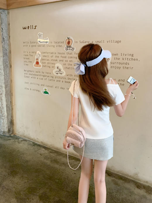 <曾小咸推荐>现货秒杀！最后一波 ！抢到赚到！露肩蕾丝肩带辣妹修身短款上衣 日常109.99 立减50 秒杀59.99！ 商品图8