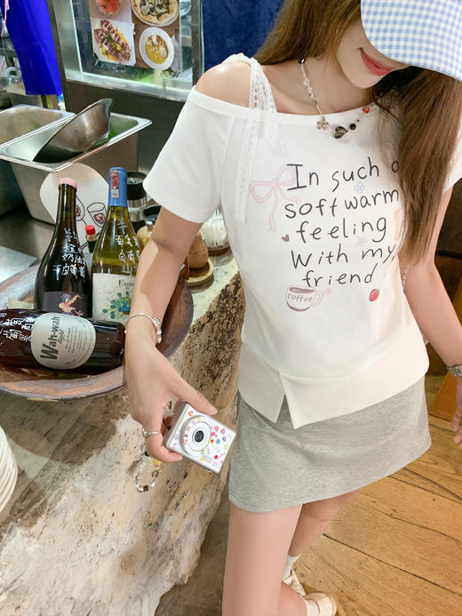 <曾小咸推荐>现货秒杀！最后一波 ！抢到赚到！露肩蕾丝肩带辣妹修身短款上衣 日常109.99 立减50 秒杀59.99！ 商品图7