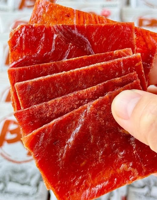 Cos*tco热销同款【神农公社-靖江猪肉脯】源自1985年靖江第二食品厂老字号出品肉脯紧实、油润咸香！吃起来肉感十足好有嚼劲啊！！ 🔺优质原切猪后腿肉➕精选鱼露 商品图7