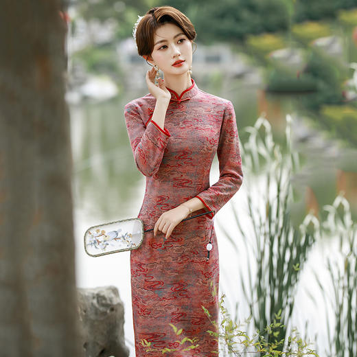 SC21957红色祥云国风妈妈装长款改良长袖旗袍秋季2025新款女复古修身收腰 商品图4