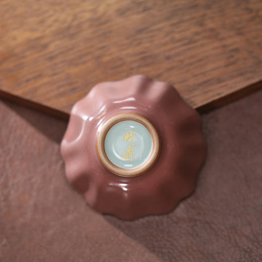 问鼎汝瓷萼红祥瑞杯 商品图2