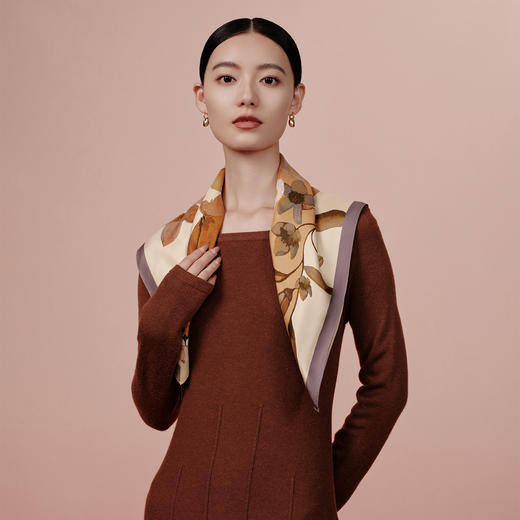 万事利“沁兰香”63厘米双面印花中方巾 商品图0