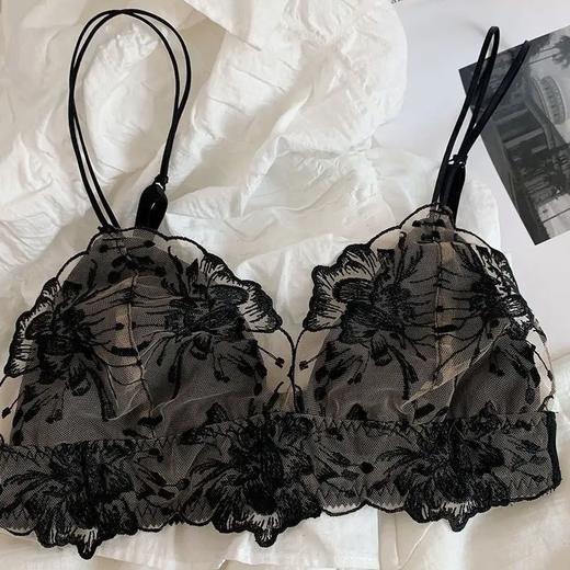 【纯欲法式💖轻薄聚拢】薄款蕾丝收副乳透气无钢圈法式聚拢内衣女士大胸显小胸纯欲文胸罩内裤套装，大胸显小的秘密武器！透气无钢圈，舒适一整天✨ 商品图3