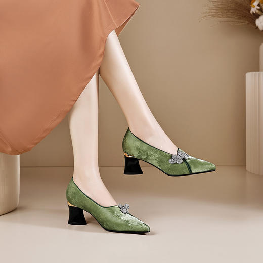 OLDD127-9民族风真皮女鞋粗跟深口新中式尖头高跟鞋2025年春秋新款时装单鞋 商品图1