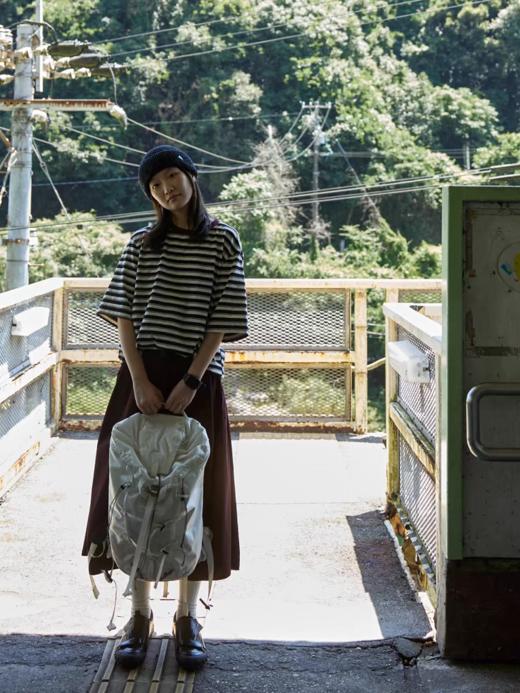 步履不停/5C18159C/中袖廓形撞色条纹T 商品图3