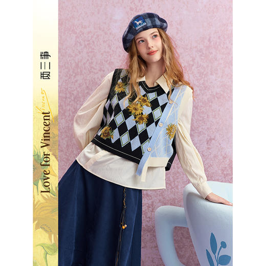 两三事梵高文艺梵花棋语2025秋新款斜边纽扣花色短款无袖针织衫女 商品图0