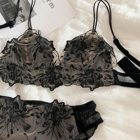 【纯欲法式💖轻薄聚拢】薄款蕾丝收副乳透气无钢圈法式聚拢内衣女士大胸显小胸纯欲文胸罩内裤套装，大胸显小的秘密武器！透气无钢圈，舒适一整天✨