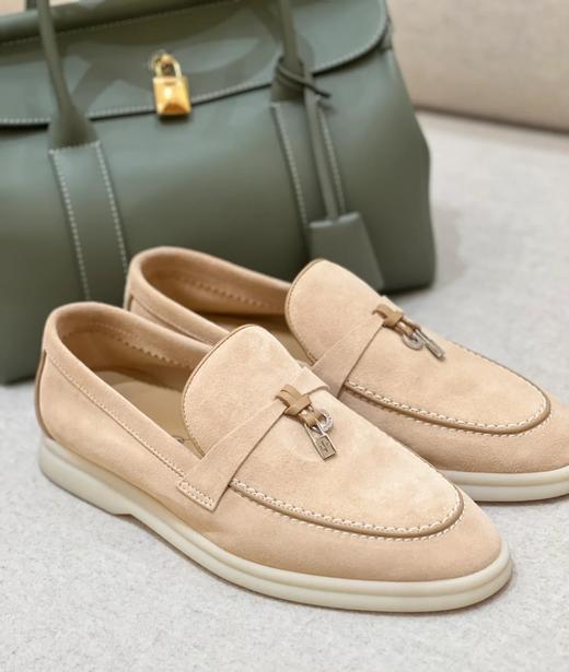 LP代工厂羊猄皮手抐牛筋底舒适乐福鞋 商品图3