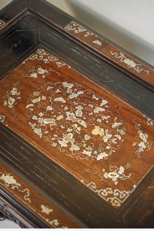 独角鹿西洋古董1880年代法国出品东方风格传统花卉主题螺钿镶嵌精雕桤木翻盖带镜抽屉桌 商品图3