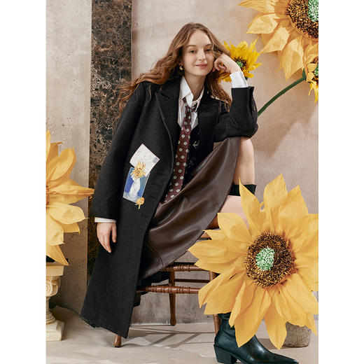 【暖冬内购】两三事梵高文艺 未寄情书 2025秋冬新款贴布绣中长款羊毛呢外套女 商品图3