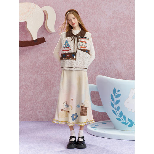 两三事 虹色甜心 2025秋季新款小清新拼布印花木耳边裙摆半身裙 商品图1