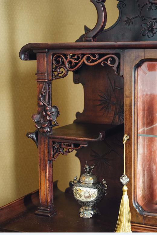 独角鹿西洋古董1880年代法国出品VIARDOT东方风格牡丹花卉纹铜雕装饰瑞兽主题胡桃木精雕多宝阁式展柜 商品图2