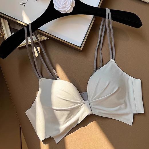 【小胸女孩的蜜桃魔法🍑】细肩带美背内衣 小胸聚拢收副乳防外扩防下垂显大文胸不空杯胸罩，细肩带美背内衣，聚拢显大不空杯，轻松穿出圆润曲线✨舒适无痕，颜值与功能双加分！ 商品图6