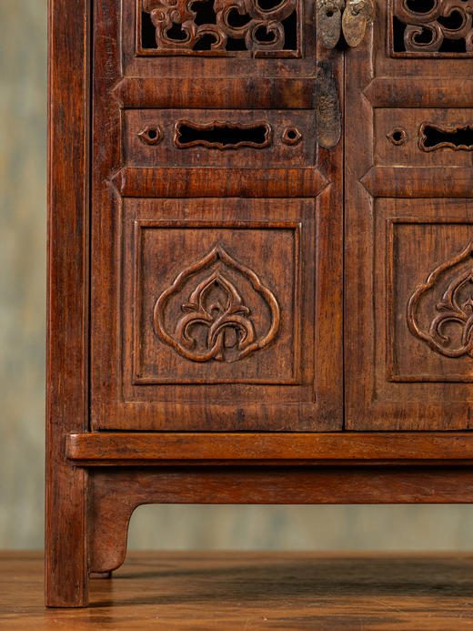 清早期	黄花梨透雕螭龙捧寿圆角柜摆件 商品图2