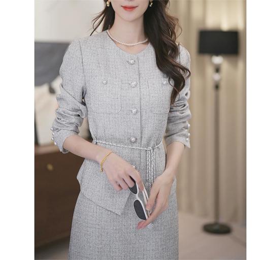 「银灰格调」小香风套装 米思阳2026春季高级感浅灰色小香风单排扣外套高腰半身裙两件套女4477 商品图7