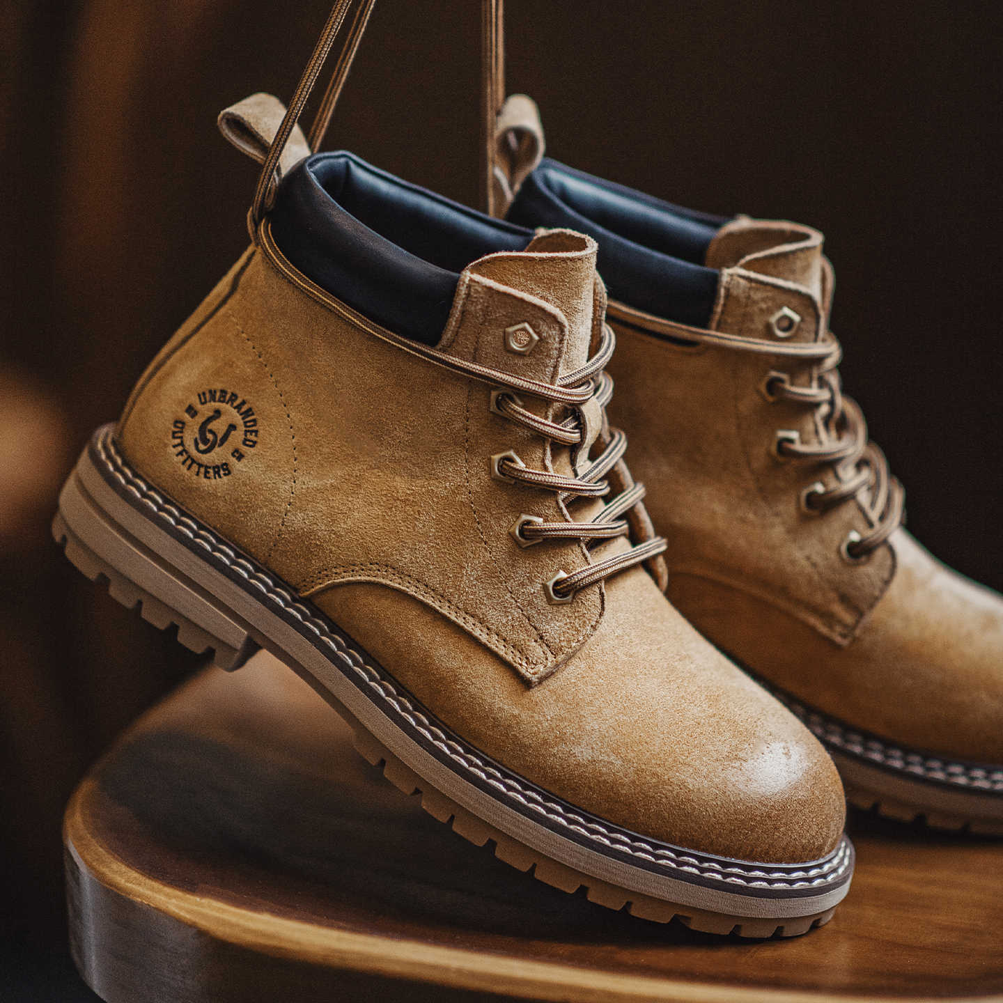 马登大黄靴秋季2025新款男士休闲中帮马丁靴子户外美式复古工装靴