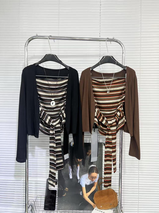 【门店同款】ENJOY秋季“浮光织影”撞色条纹两件套 165498071 商品图0