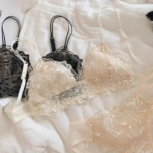 【纯欲法式💖轻薄聚拢】薄款蕾丝收副乳透气无钢圈法式聚拢内衣女士大胸显小胸纯欲文胸罩内裤套装，大胸显小的秘密武器！透气无钢圈，舒适一整天✨ 商品图1