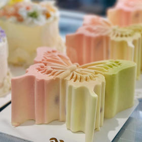 蝴蝶慕斯（提拉米苏慕斯 草莓树莓夹心）