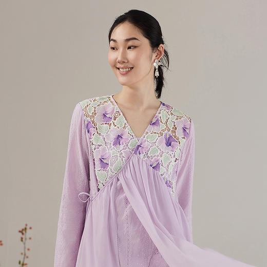 【林栖设计小店】（现货）【两种穿法】镂空绣花连衣裙配吊带拼飞片宽松2025秋冬新款两件套女T1954115 商品图10