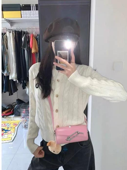 【孤品捡漏】G204米色麻花爱心刺绣标针织开衫--喜出 商品图2