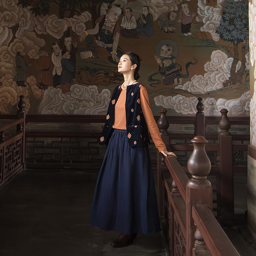 绽放旅行女装586朵/棉灯芯绒休闲文艺几何刺绣叠搭无袖圆领马甲女 商品图1